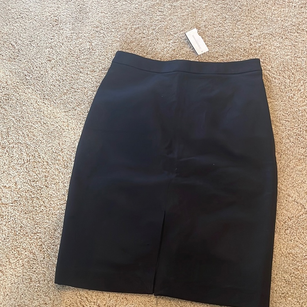 Banana republic black pencil skirt. Size 6